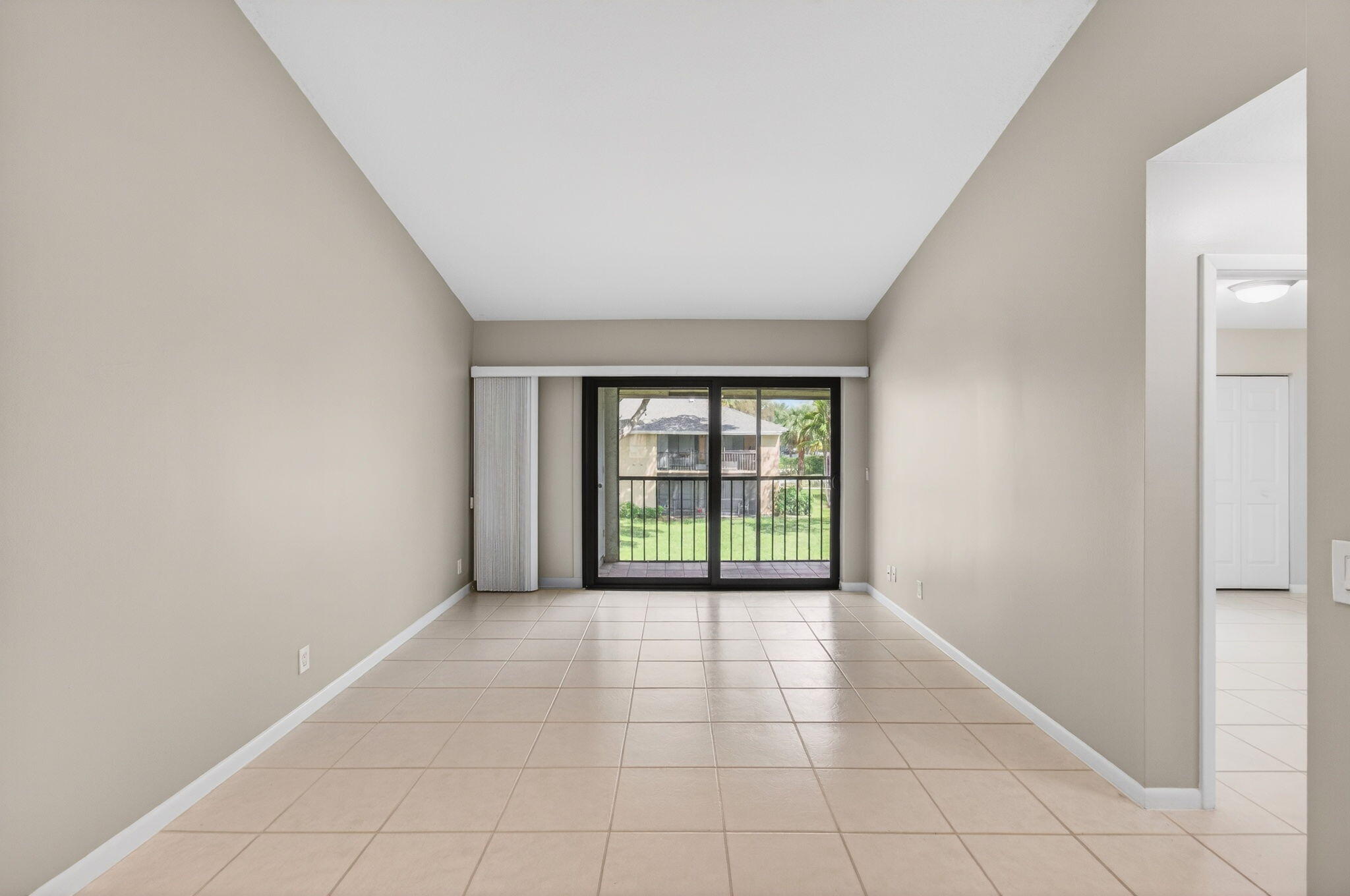 3939 Northeast 5th Avenue, Unit B201 Boca Raton, FL 33431 - Photo 14 of 53 16-web-or-mls-DSC_4378