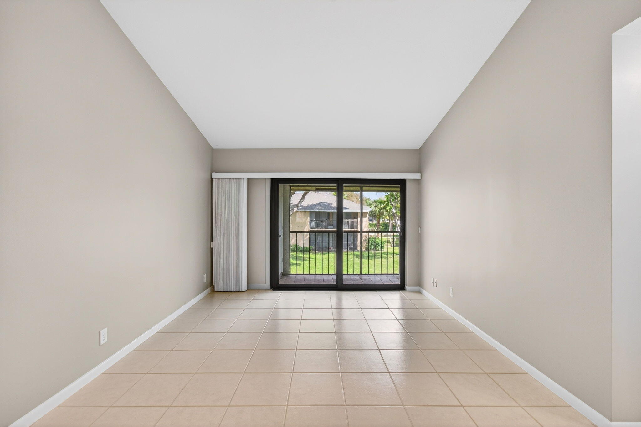 3939 Northeast 5th Avenue, Unit B201 Boca Raton, FL 33431 - Photo 16 of 53 18-web-or-mls-DSC_4397