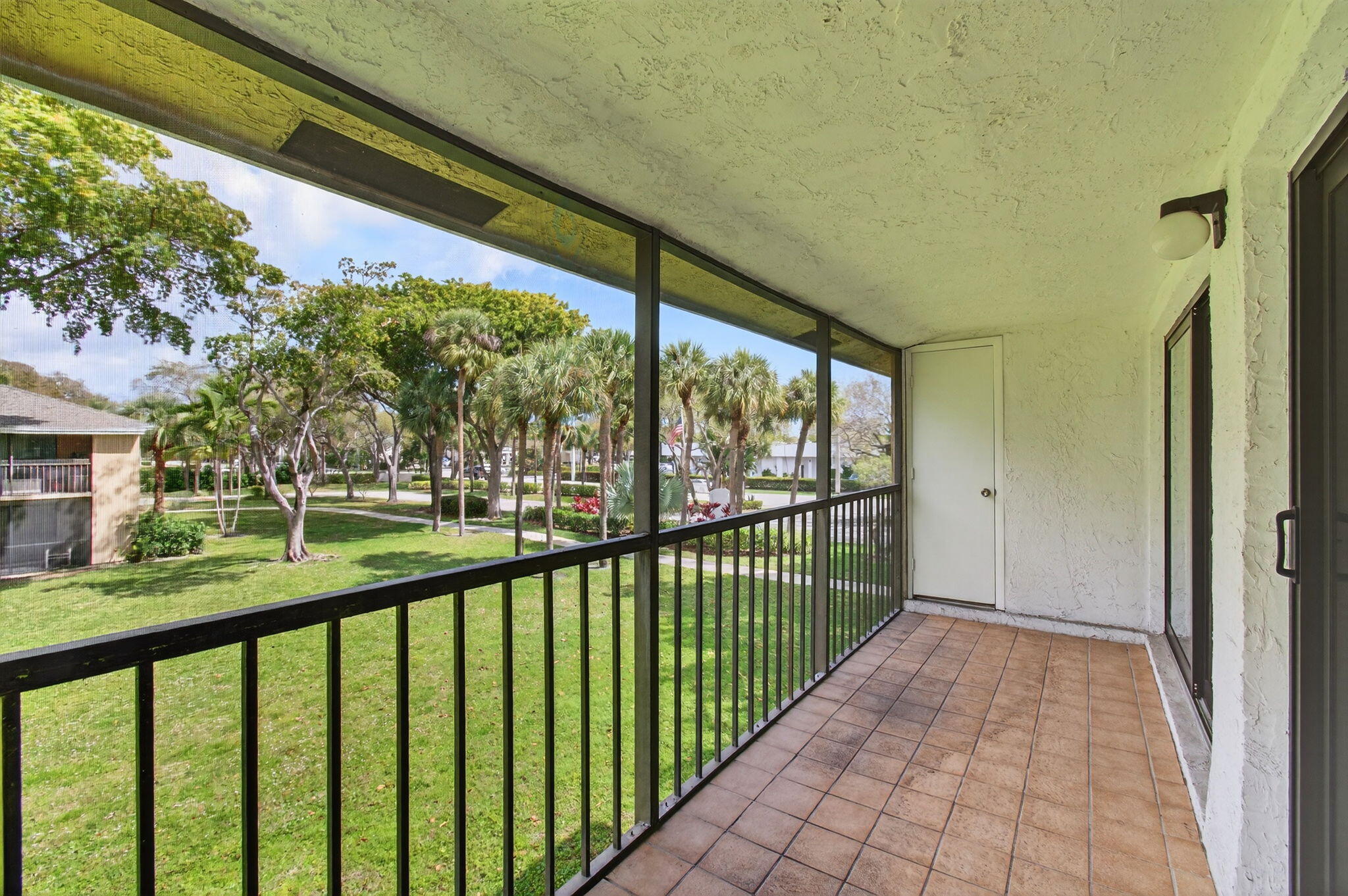 3939 Northeast 5th Avenue, Unit B201 Boca Raton, FL 33431 - Photo 17 of 53 20-web-or-mls-DSC_4407