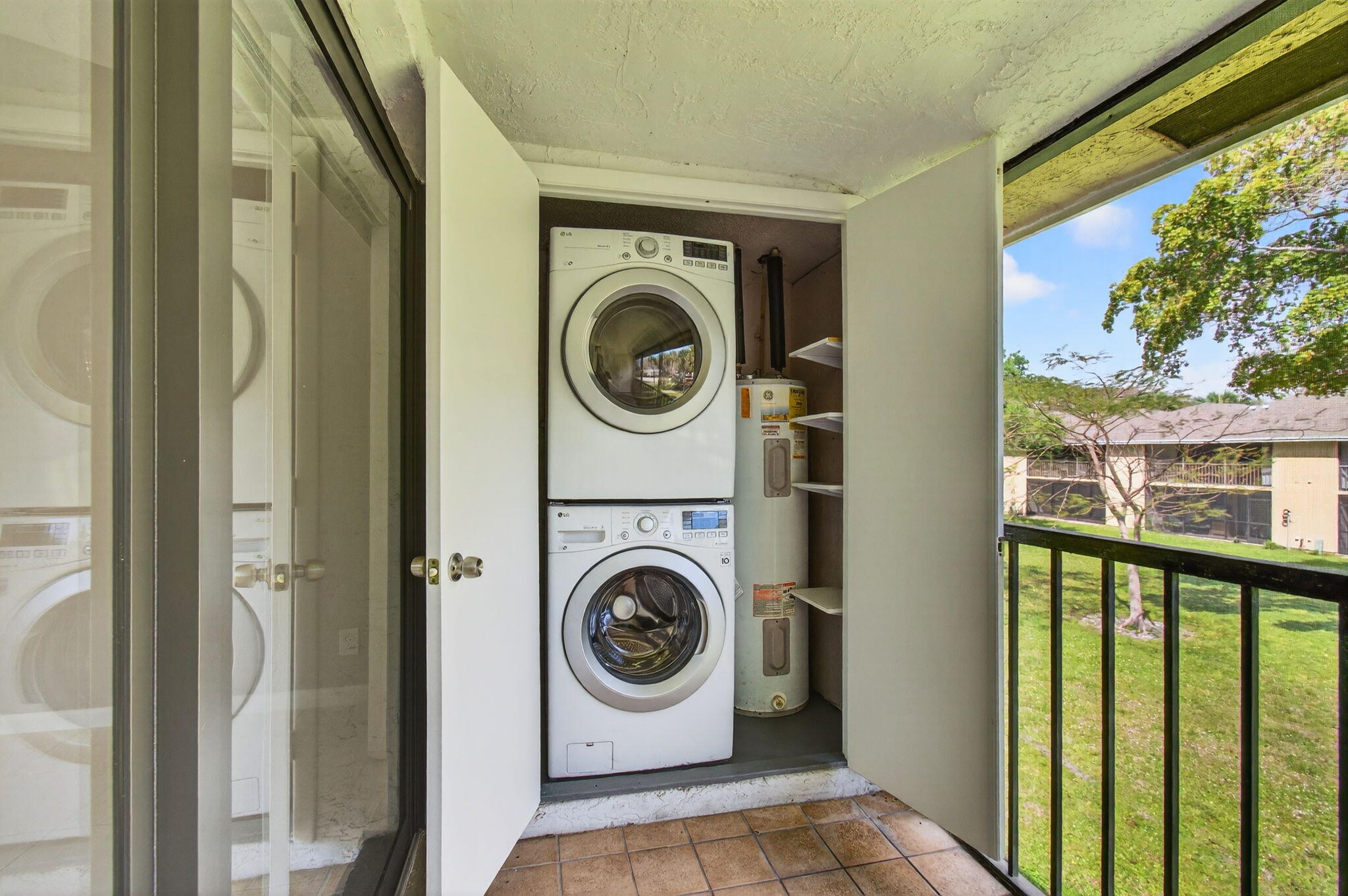 3939 Northeast 5th Avenue, Unit B201 Boca Raton, FL 33431 - Photo 20 of 53 26-web-or-mls-DSC_4444