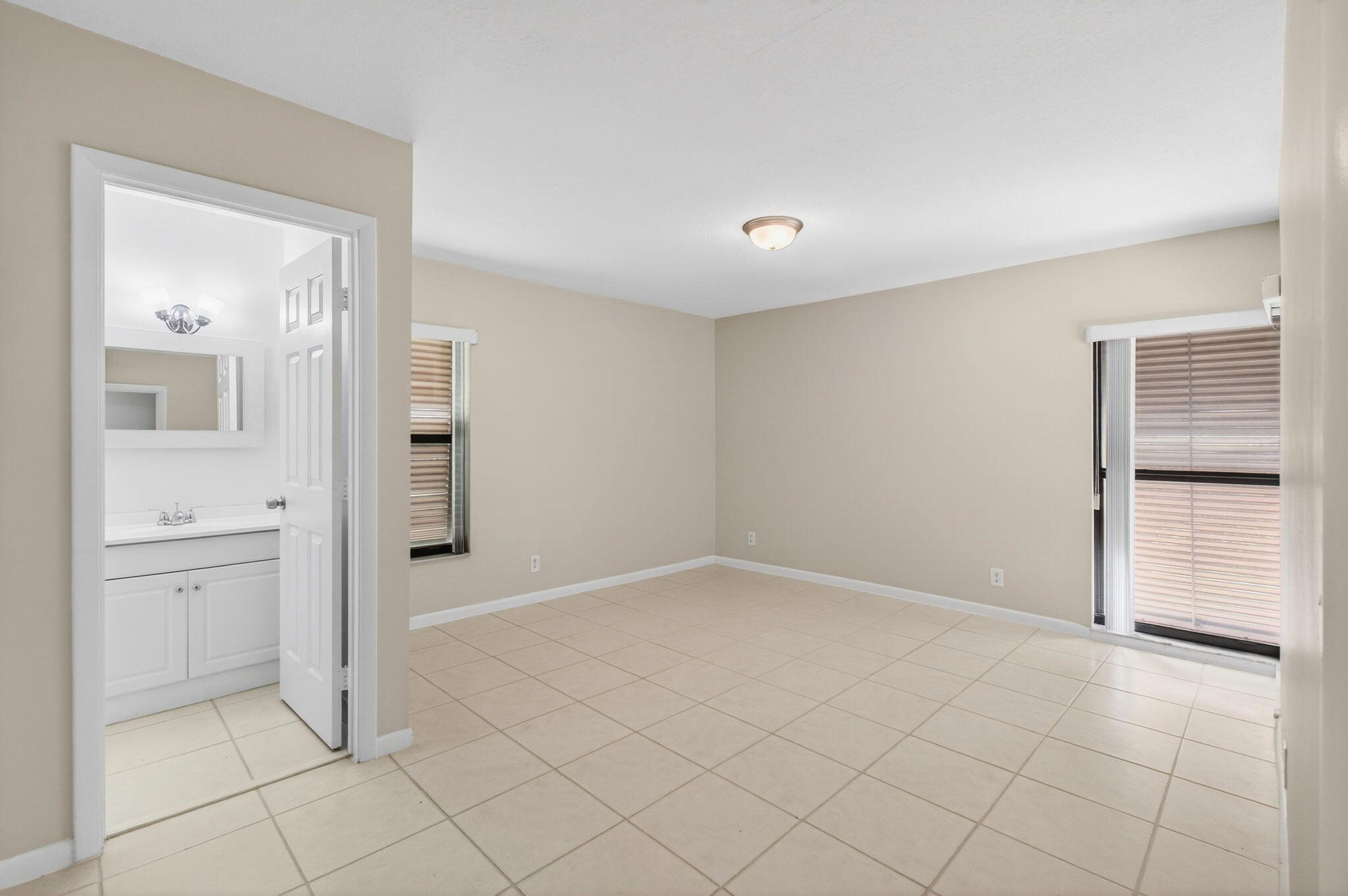 3939 Northeast 5th Avenue, Unit B201 Boca Raton, FL 33431 - Photo 25 of 53 39-web-or-mls-DSC_4537