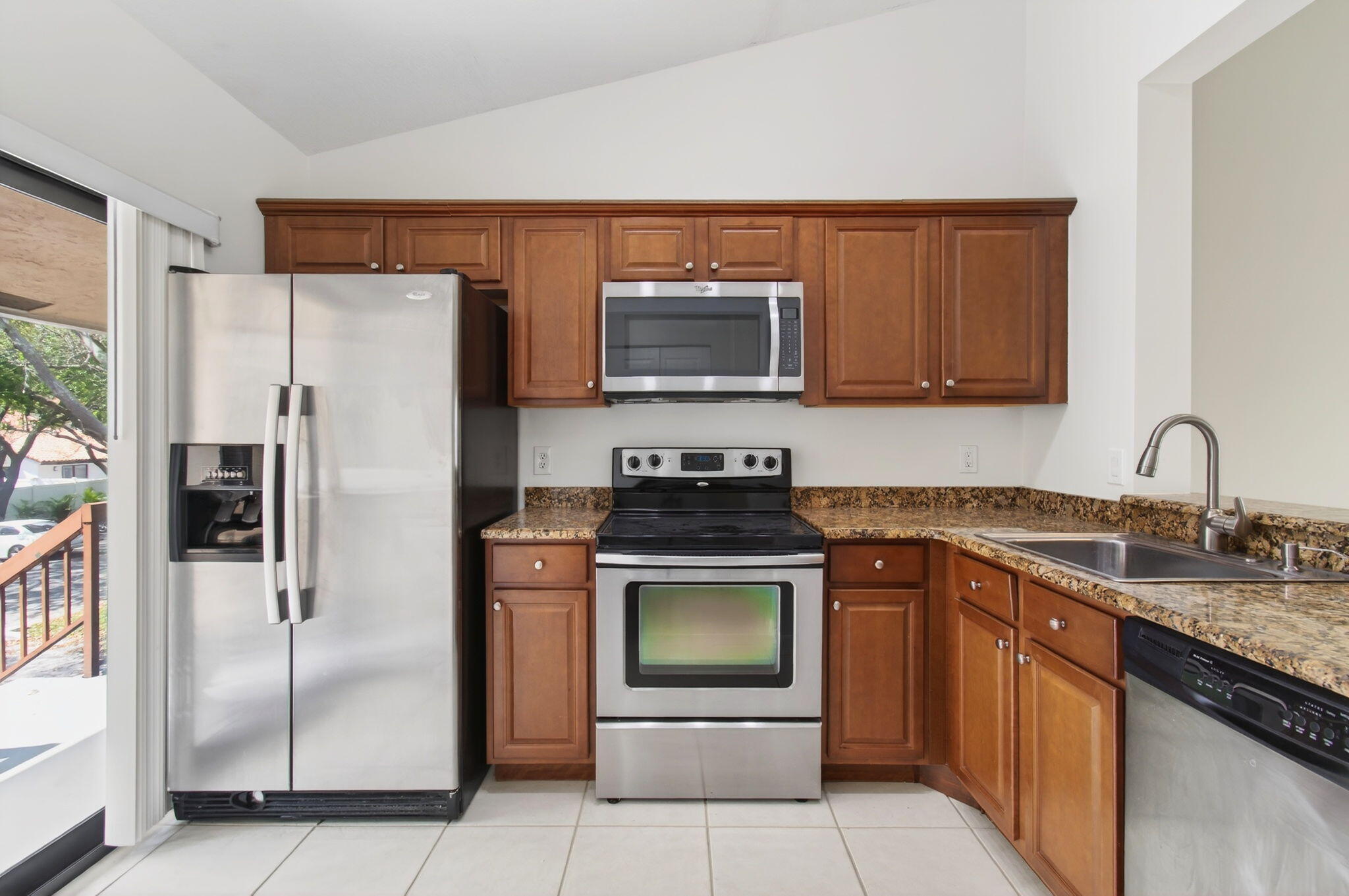 3939 Northeast 5th Avenue, Unit B201 Boca Raton, FL 33431 - Photo 7 of 53 35-web-or-mls-DSC_4509