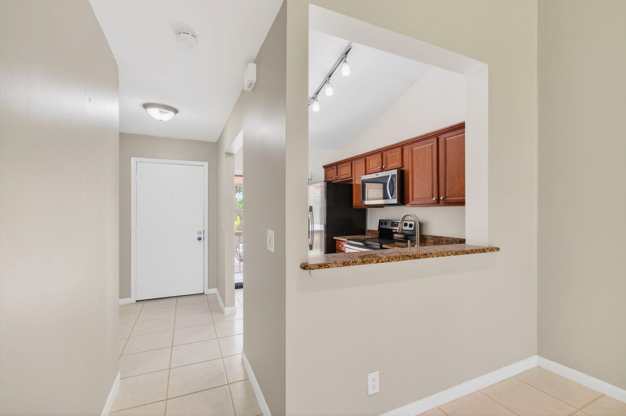 3939 Northeast 5th Avenue, Unit B201 Boca Raton, FL 33431 - Photo 10 of 53 33-web-or-mls-DSC_4492