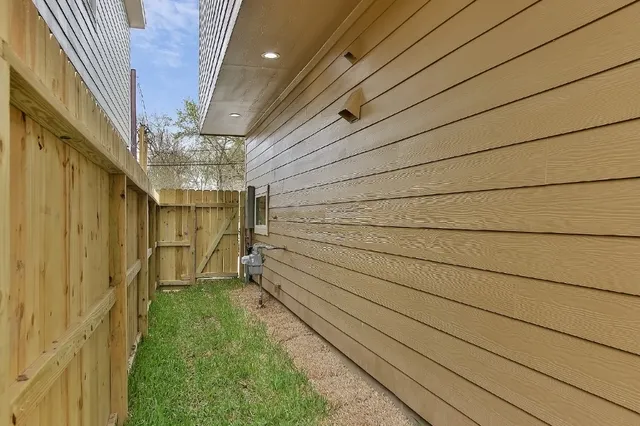 $1,500 | 1043 Marcolin Street, Houston, TX 77088