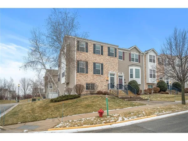 $2,600 | 9995 Wildflower Drive, Eden Prairie, MN 55347