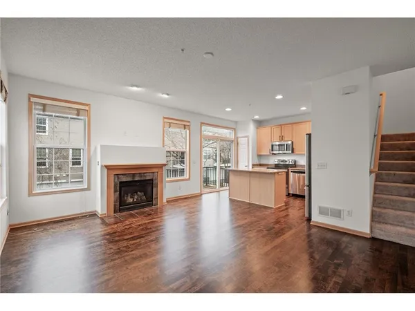 $2,600 | 9995 Wildflower Drive, Eden Prairie, MN 55347