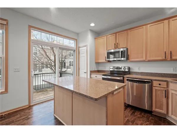 $2,600 | 9995 Wildflower Drive, Eden Prairie, MN 55347