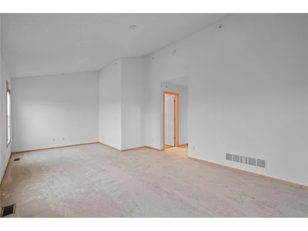 $2,600 | 9995 Wildflower Drive, Eden Prairie, MN 55347