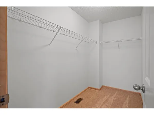 $2,600 | 9995 Wildflower Drive, Eden Prairie, MN 55347