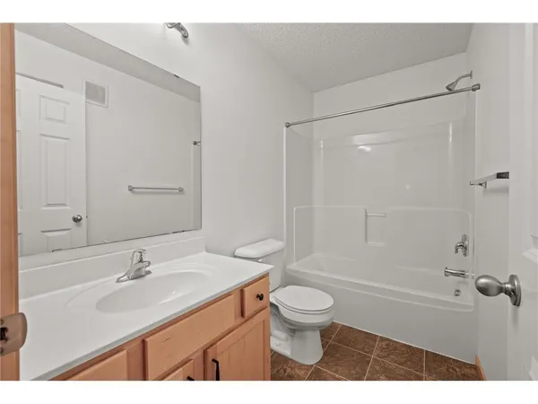$2,600 | 9995 Wildflower Drive, Eden Prairie, MN 55347