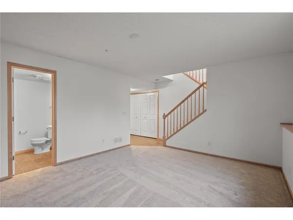 $2,600 | 9995 Wildflower Drive, Eden Prairie, MN 55347