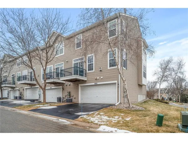 $2,600 | 9995 Wildflower Drive, Eden Prairie, MN 55347