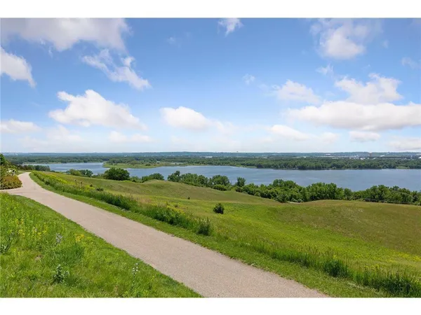 $2,600 | 9995 Wildflower Drive, Eden Prairie, MN 55347