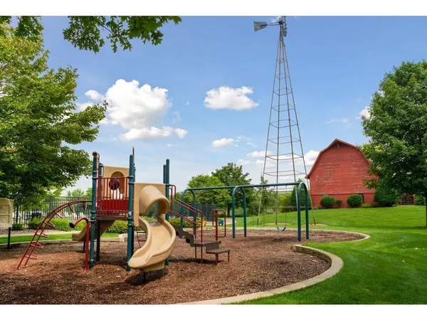$2,600 | 9995 Wildflower Drive, Eden Prairie, MN 55347