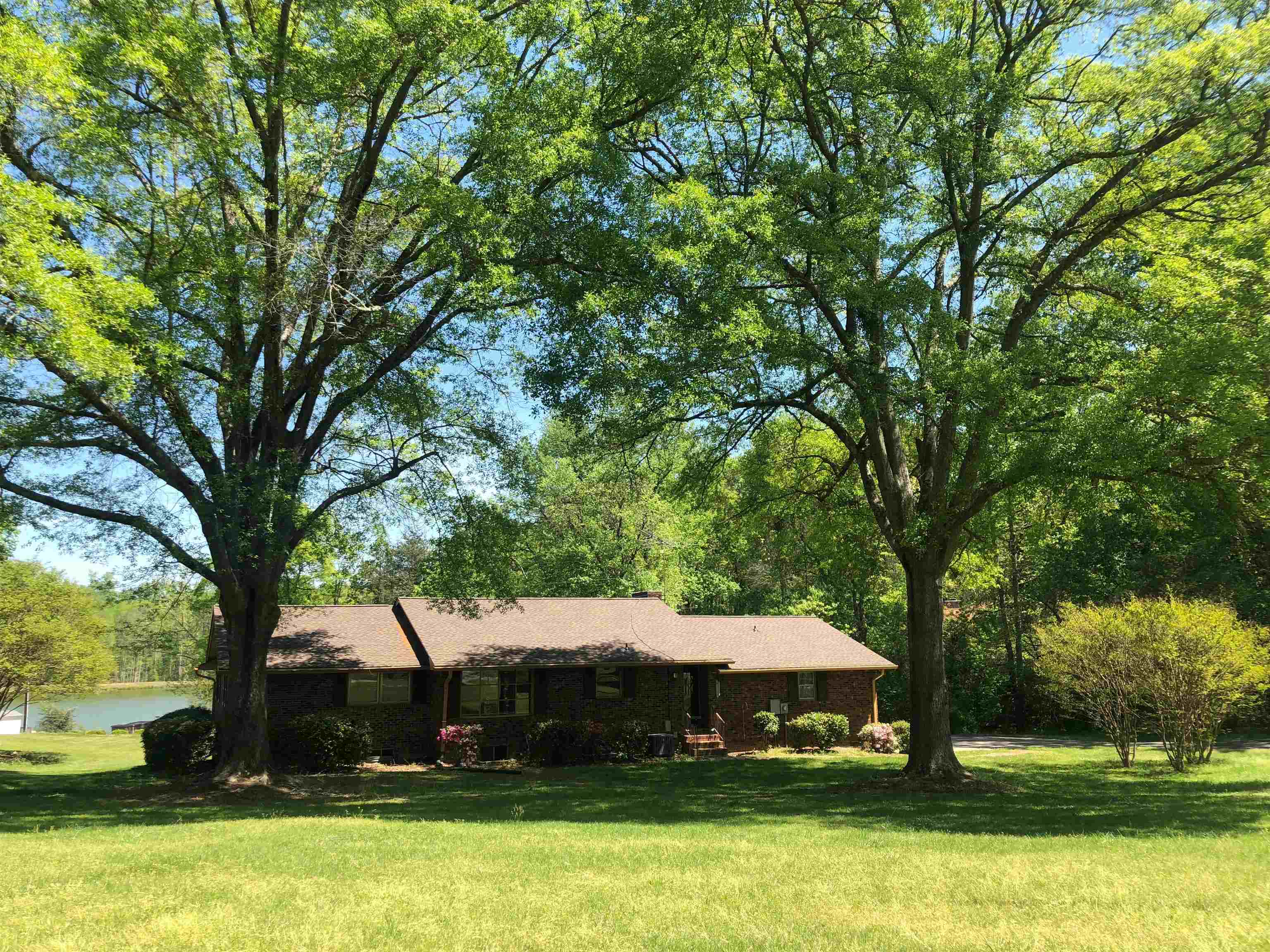 371 Lancaster Road Spartanburg, SC 29306 - Photo 2 of 32 Gallery Image 2