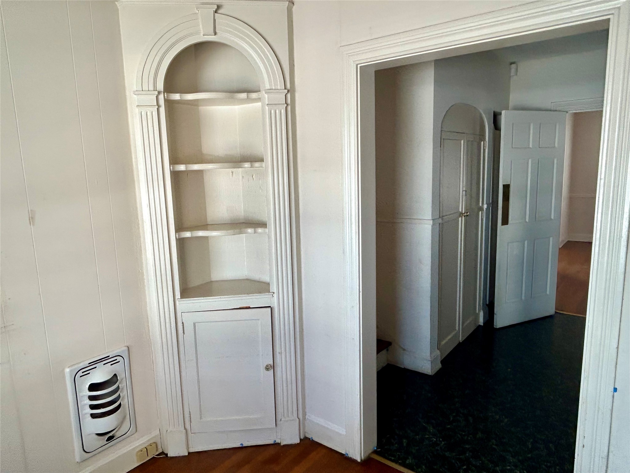 2038 Lexington Street Houston, TX 77098 - Photo 13 of 21