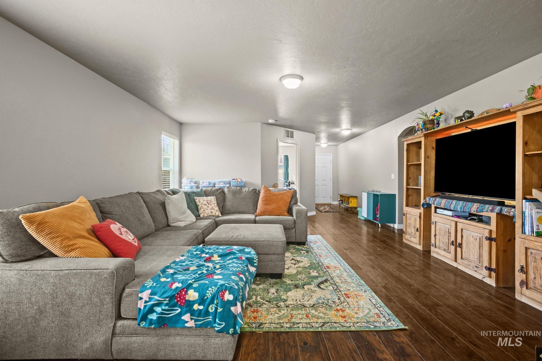 2719 Rowland Court Caldwell, ID 83607 - Photo 7 of 38