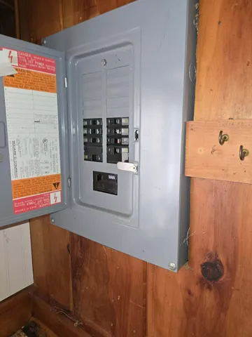 $62,000 | 150 Church Street, Hartford, ME 04220