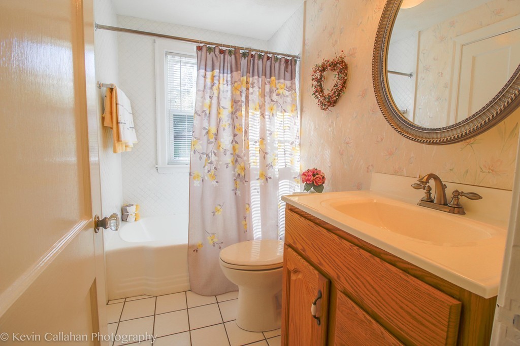 56 Sycamore Road Melrose, MA 02176 - Photo 8 of 30 Gallery Image 8