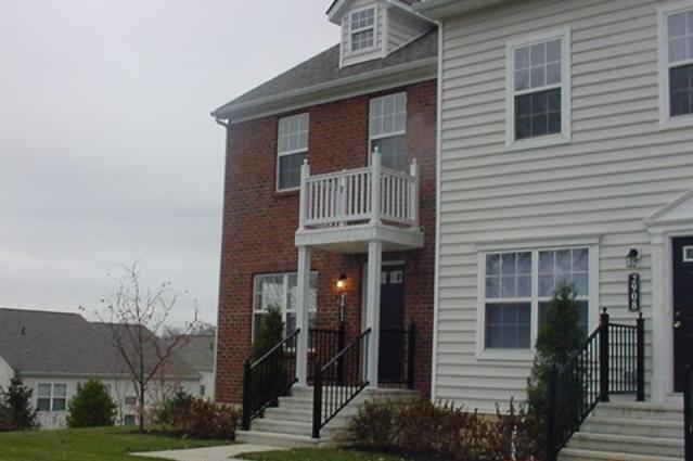 2912 East Powell Road Columbus, OH 43240 - Photo 1 of 11