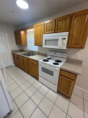 a view of utility room