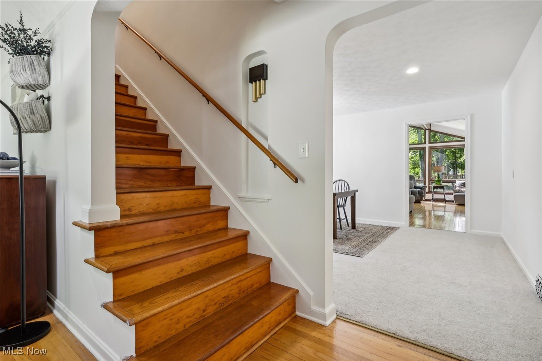 6804 Glenview Road Cleveland, OH 44143 - Photo 4 of 31