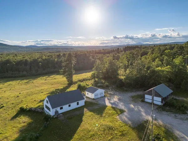 $899,900 | 120 Deering Center Road, Deering, NH 03244