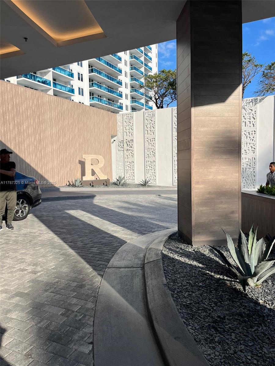 2301 Collins Avenue, Unit 628 Miami Beach, FL 33139 - Photo 10 of 25 a vase of flowers sitting on a table