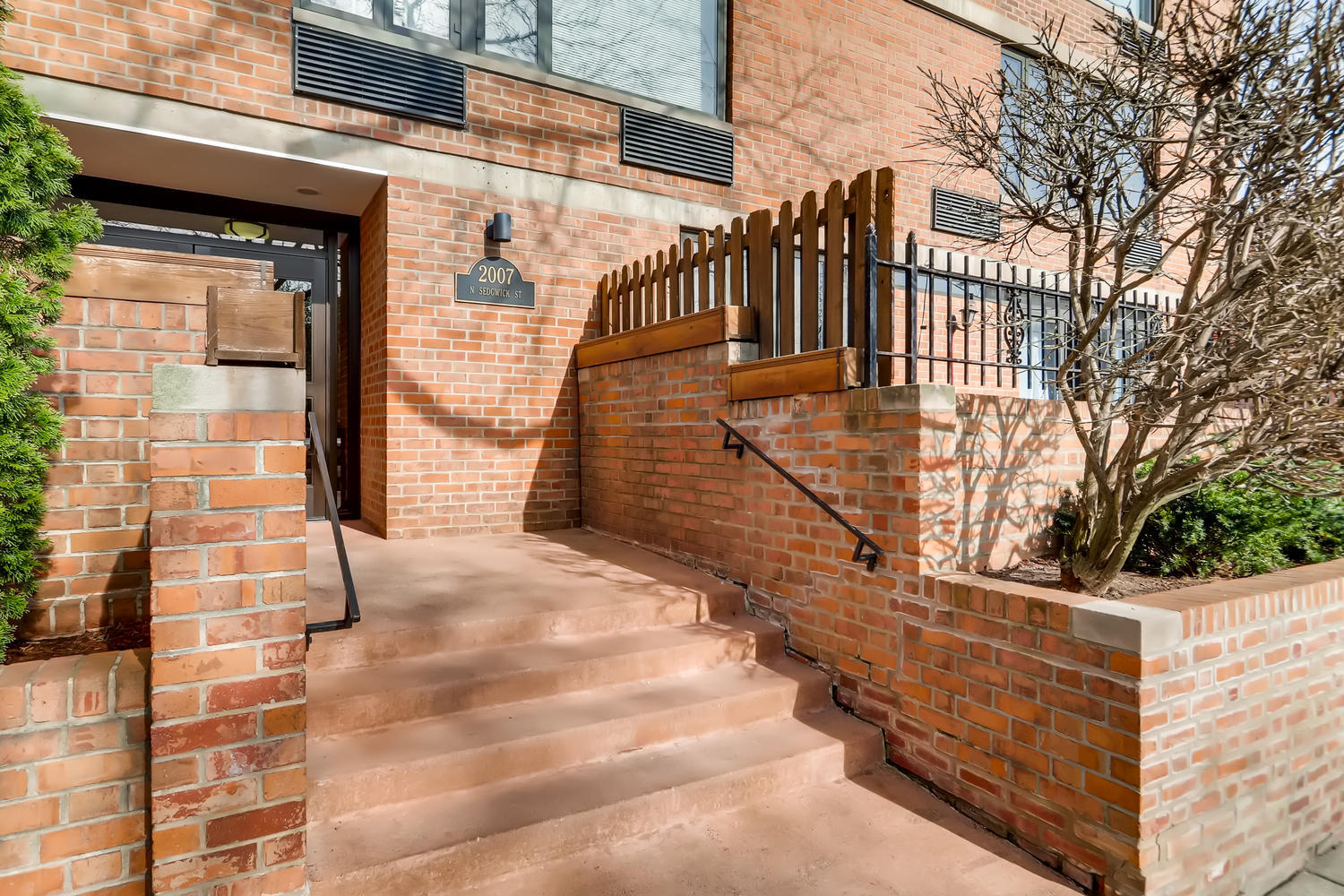 2007 North Sedgwick Street, Unit 503 Chicago, IL 60614 - Photo 11 of 14