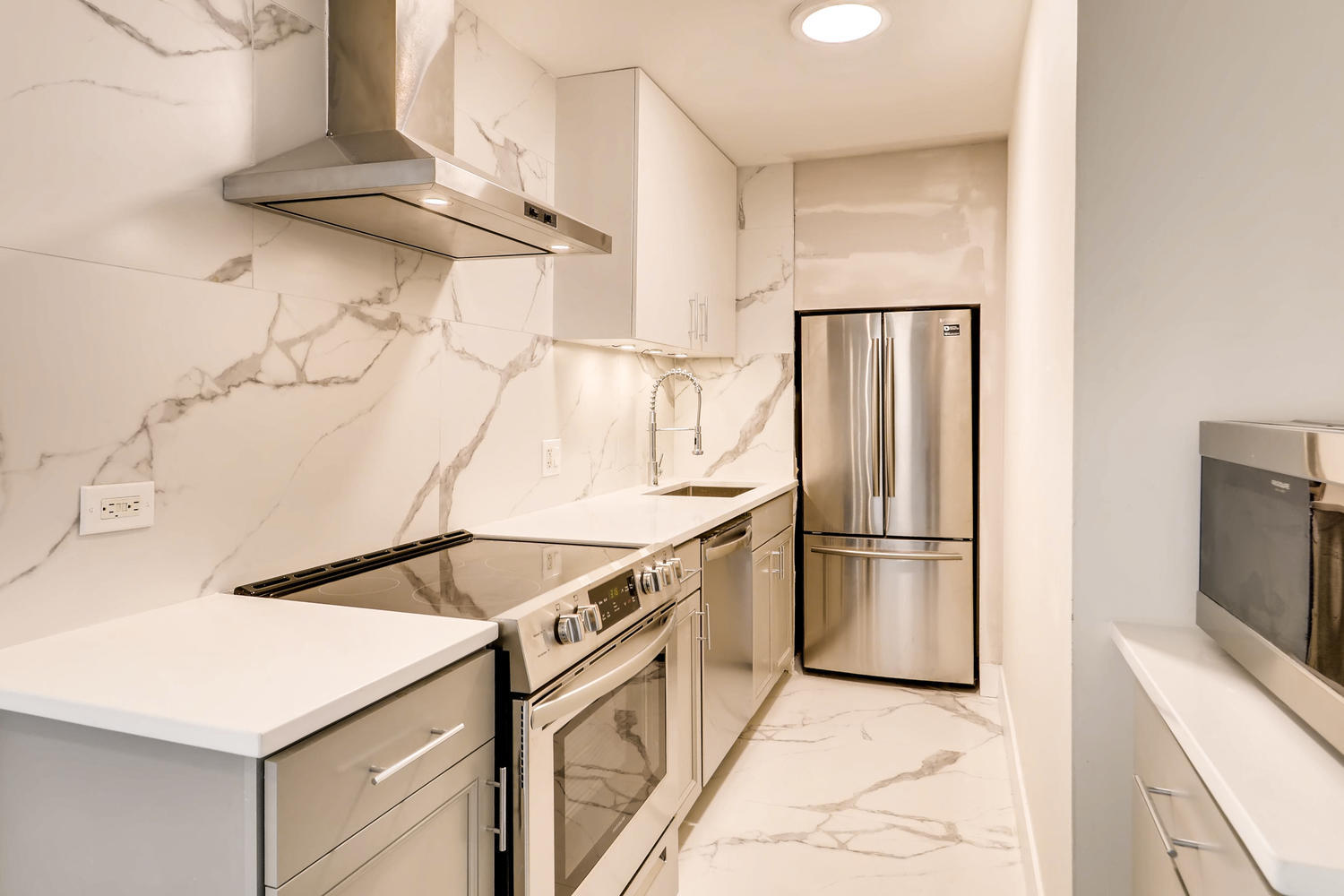 2007 North Sedgwick Street, Unit 503 Chicago, IL 60614 - Photo 4 of 14