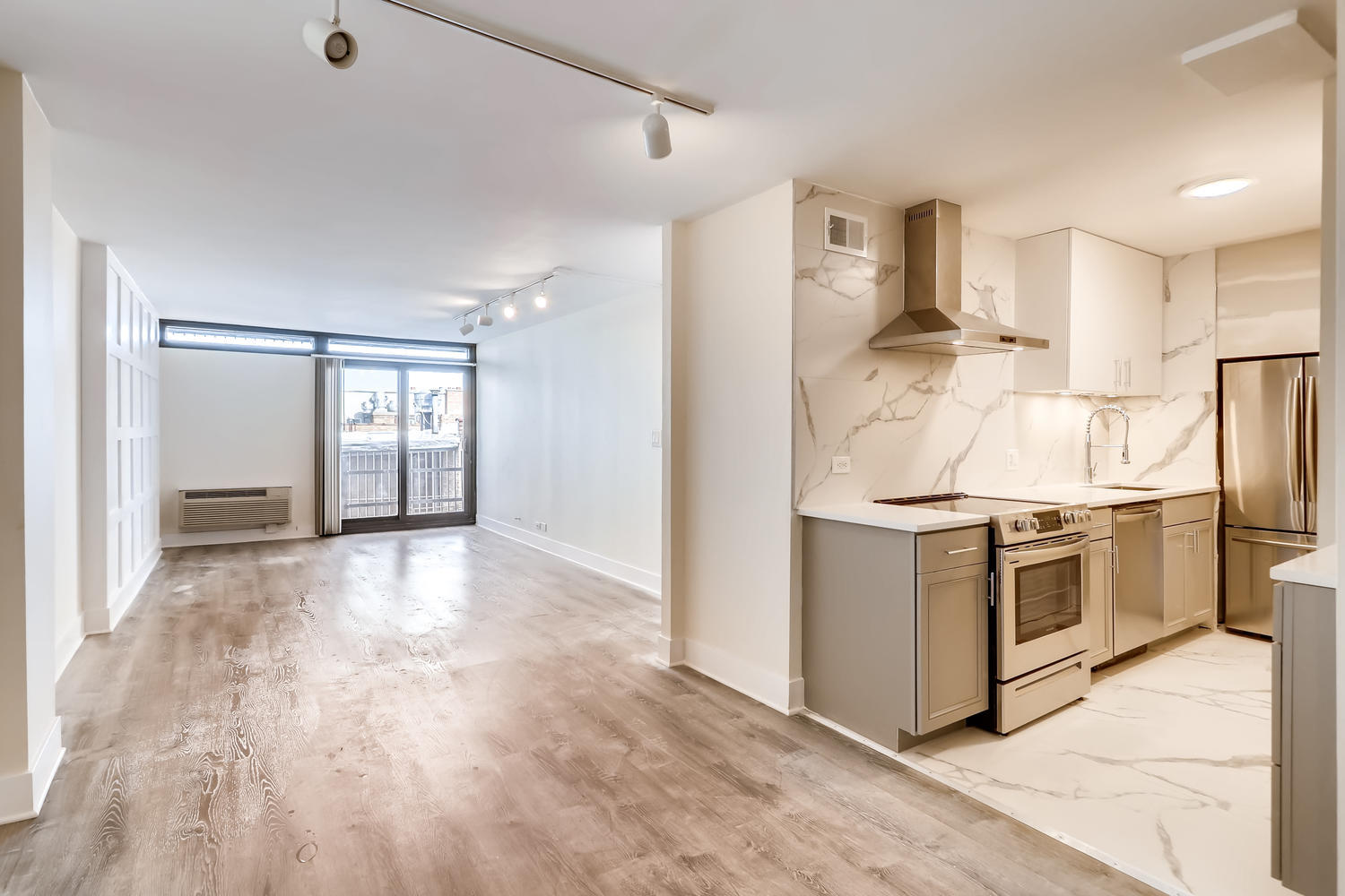 2007 North Sedgwick Street, Unit 503 Chicago, IL 60614 - Photo 8 of 14