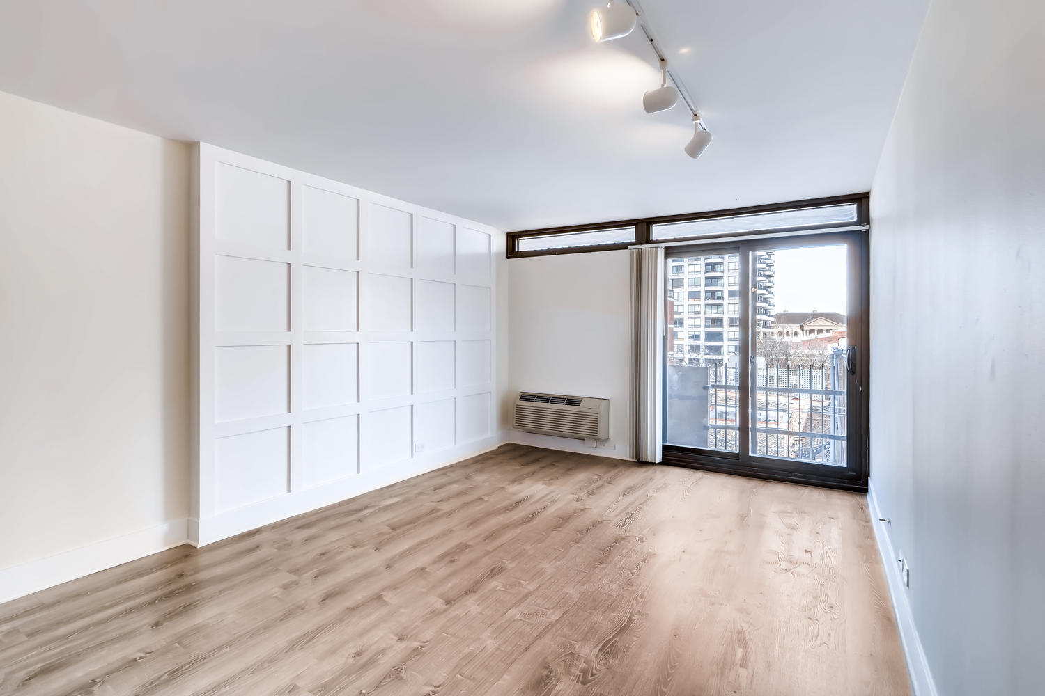 2007 North Sedgwick Street, Unit 503 Chicago, IL 60614 - Photo 9 of 14