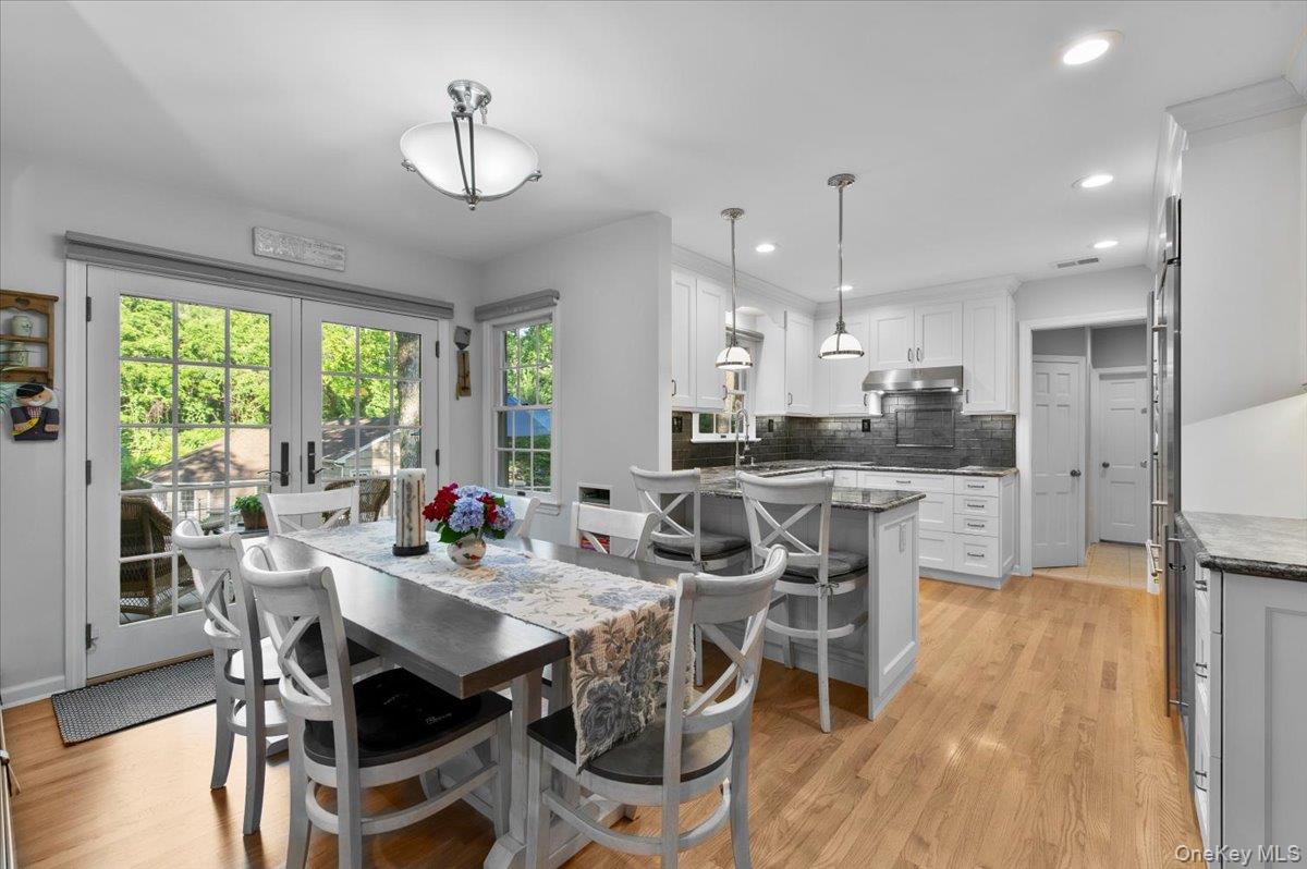96 Plainview Road Woodbury, NY 11797 - Photo 5 of 38