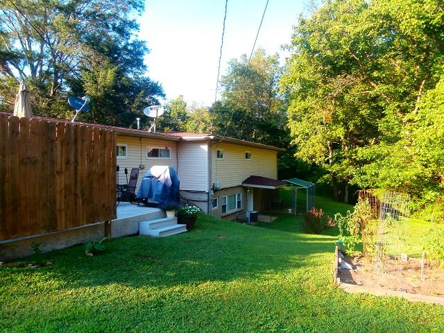 717 Orchard Road Oliver Springs, TN 37840 - Photo 4 of 15 P7100020