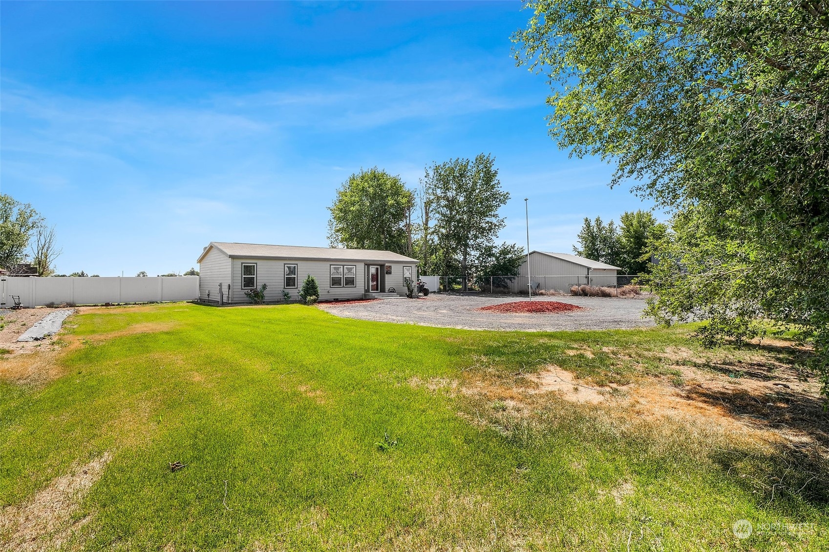 3087 Rd F Northeast Moses Lake, WA 98837 - Photo 3 of 29 Gallery Image 3