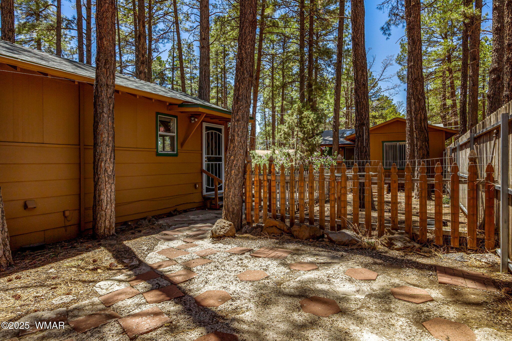 24 North Woodland Road Lakeside, AZ 85929 - Photo 25 of 37 Side Yard, Garden and Guest House