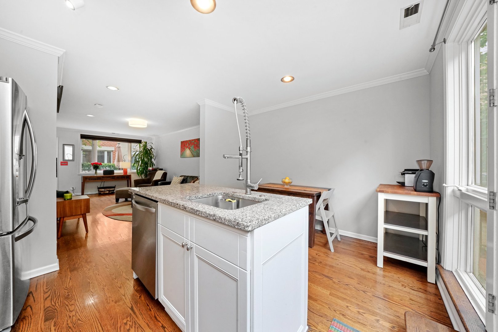 3910 North Fremont Street, Unit F Chicago, IL 60613 - Photo 14 of 36
