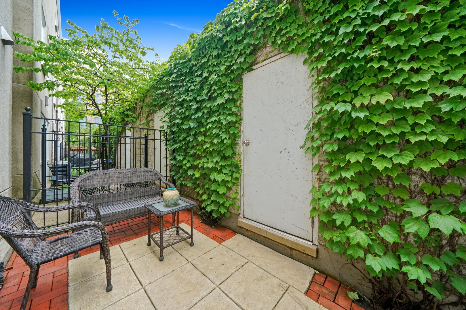3910 North Fremont Street, Unit F Chicago, IL 60613 - Photo 16 of 36