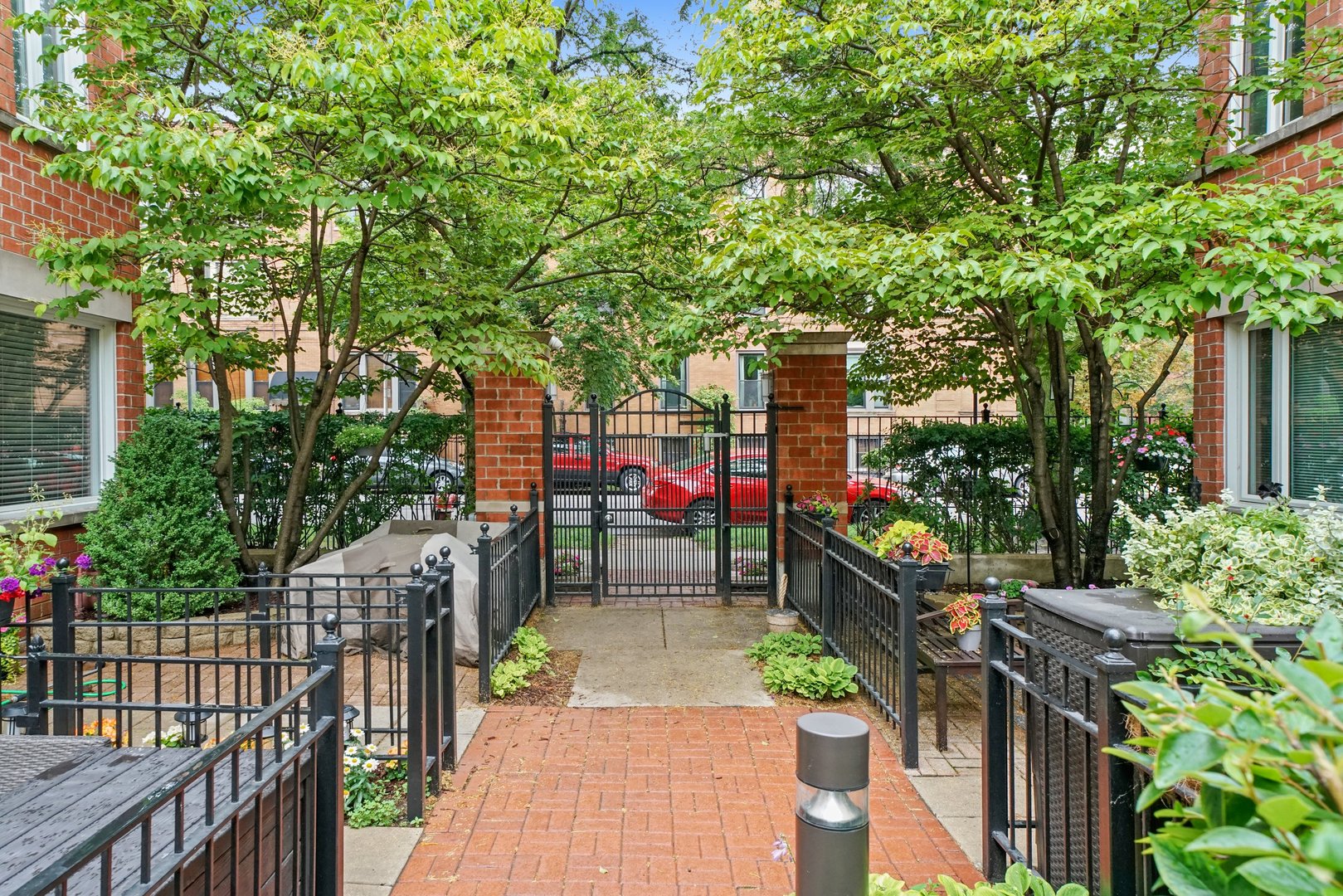 3910 North Fremont Street, Unit F Chicago, IL 60613 - Photo 27 of 36
