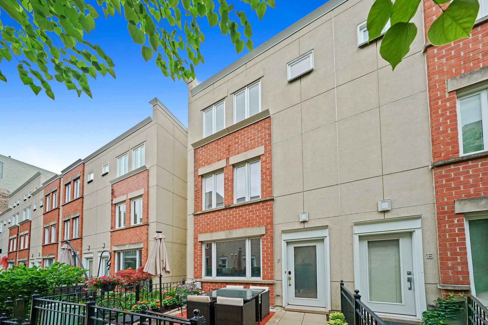 3910 North Fremont Street, Unit F Chicago, IL 60613 - Photo 29 of 36