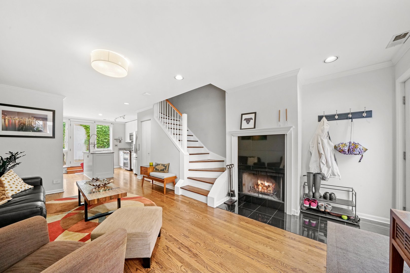 3910 North Fremont Street, Unit F Chicago, IL 60613 - Photo 4 of 36