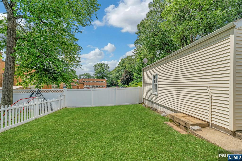 451 Chestnut Street Nutley, NJ 07110 - Photo 31 of 33