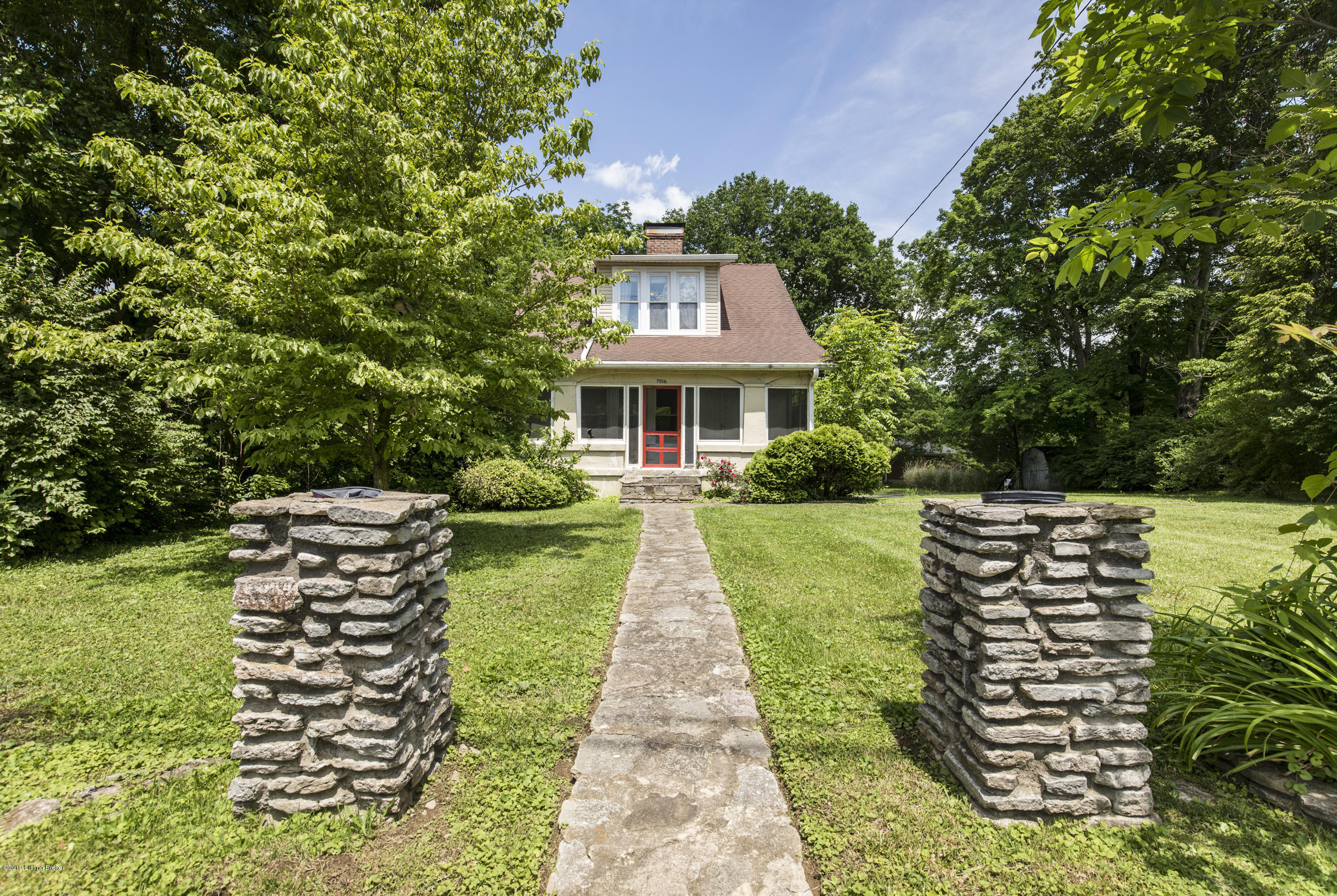 7516 River Road Prospect, KY 40059 - Photo 2 of 37 Curb Appeal