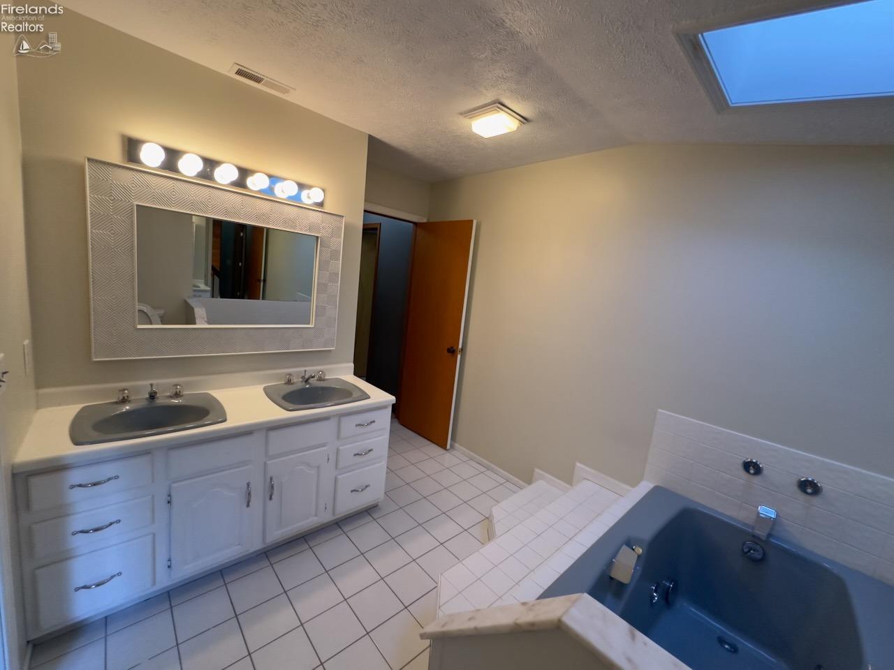 1415 East Strub Road Sandusky, OH 44870 - Photo 10 of 14 Gallery Image 10
