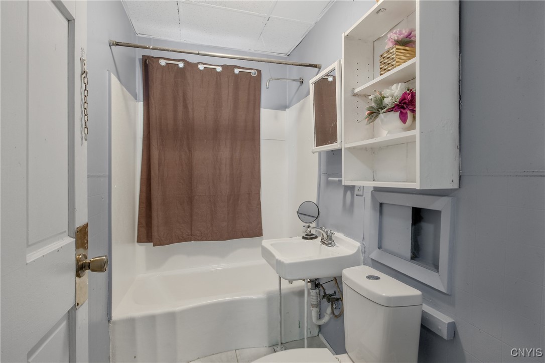 306 Shuart Avenue Syracuse, NY 13203 - Photo 15 of 48