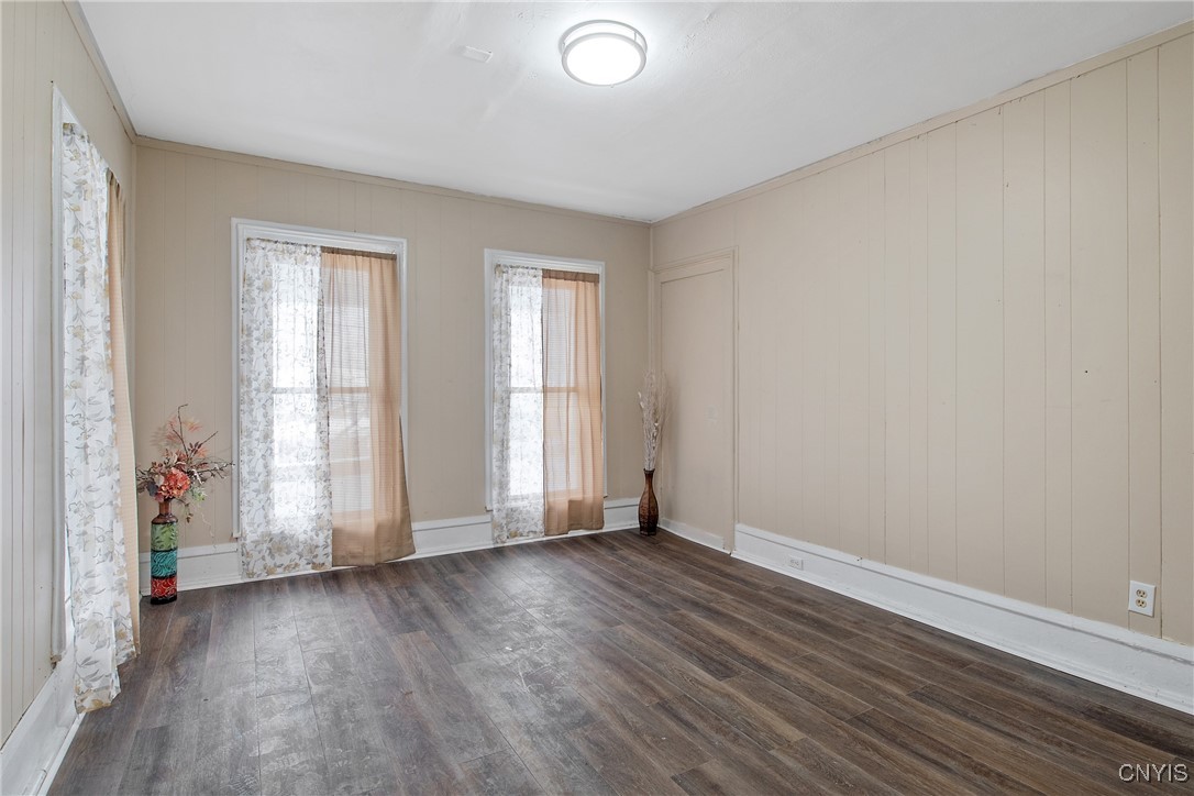 306 Shuart Avenue Syracuse, NY 13203 - Photo 8 of 48