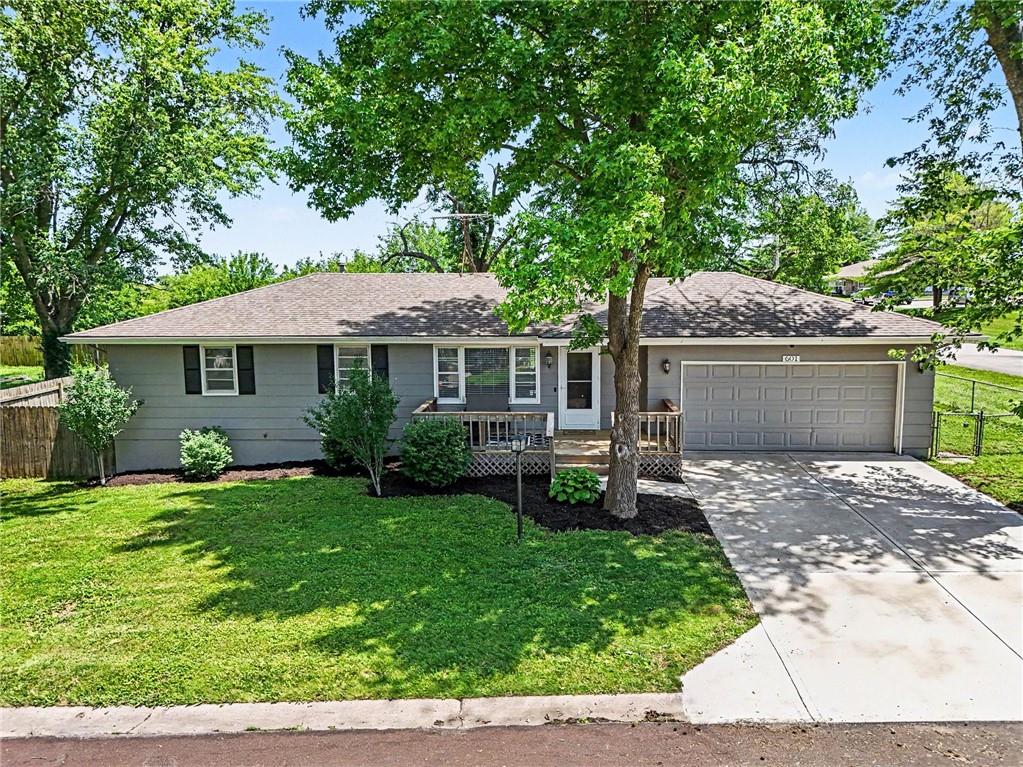 601 Mark Street Lathrop, MO 64465 - Photo 4 of 33
