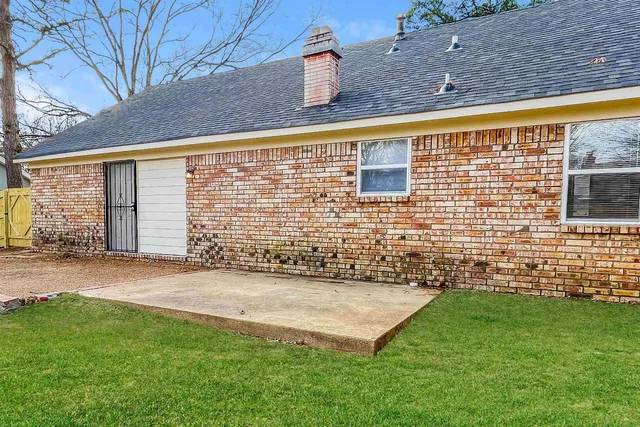 a view of outdoor space yard and front view of a house