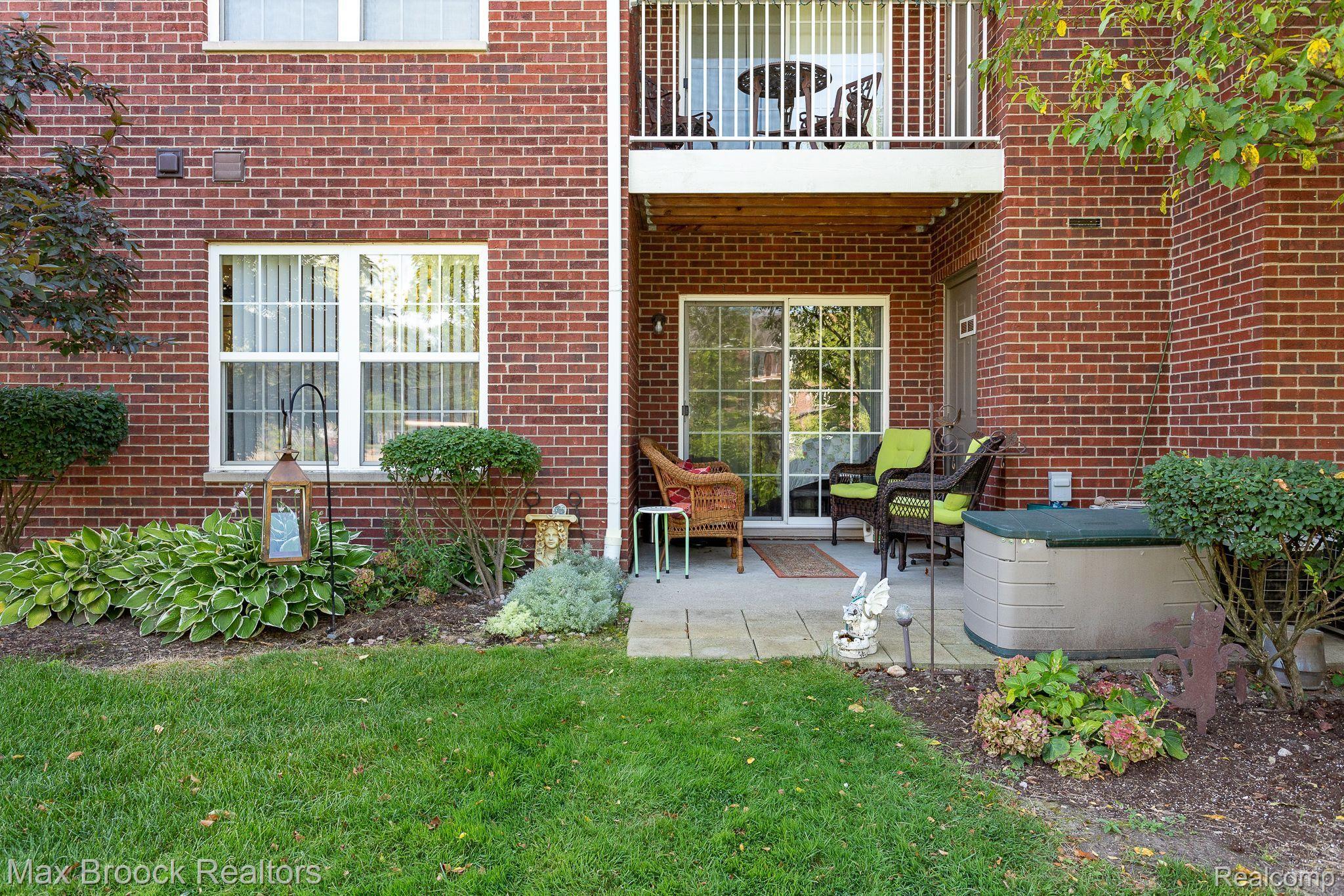 33552 Utica Road, Unit 19 Fraser, MI 48026 - Photo 35 of 38