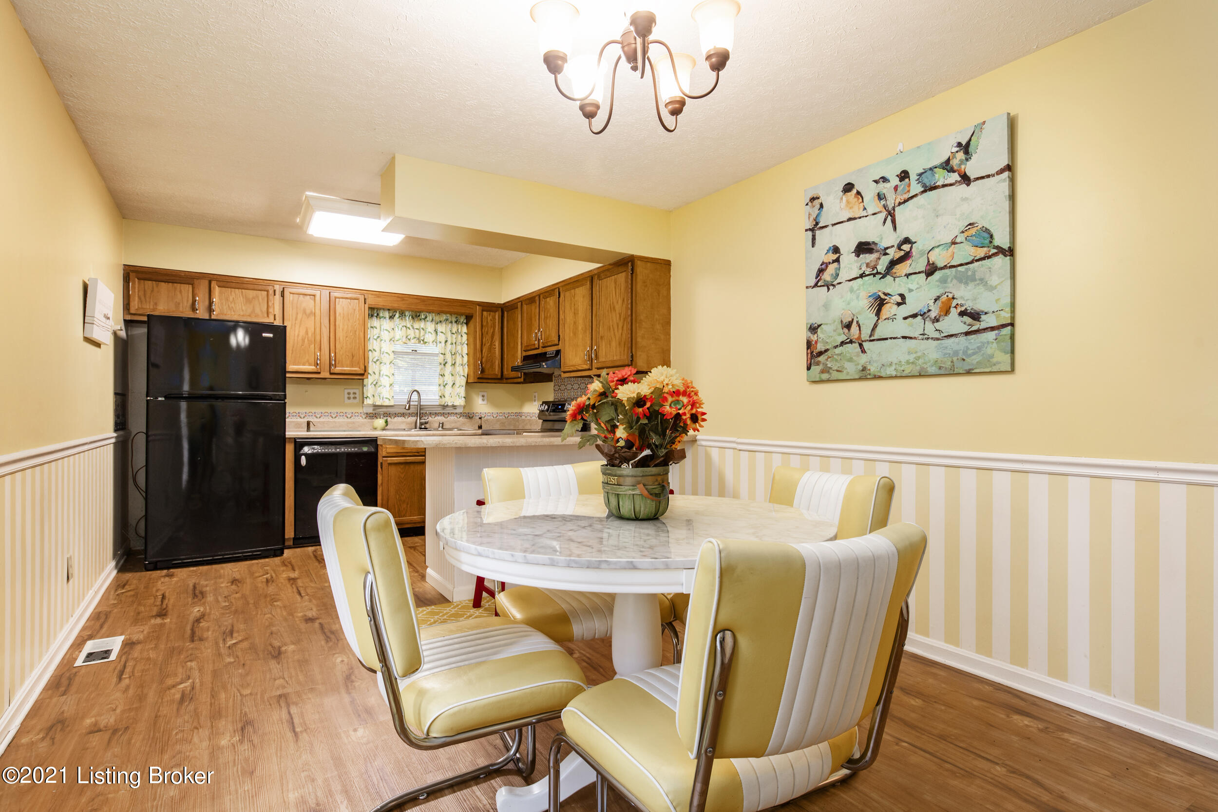 2013 Millgate Road Louisville, KY 40223 - Photo 9 of 36 Eat-in Kitchen area